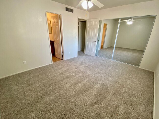 Building Photo - 3 Bedroom 2 Bathroom in Scottsdale