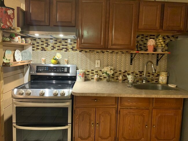 Building Photo - 270 N 1st Ave