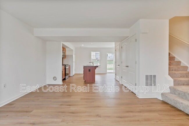 Building Photo - 11 Mengel Rd