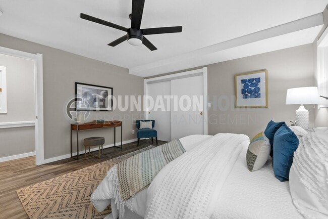 Building Photo - Charming 3 bed/2.5 bath in the heart of do...