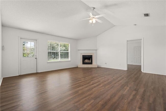 Building Photo - 2940 Jersey Dr W