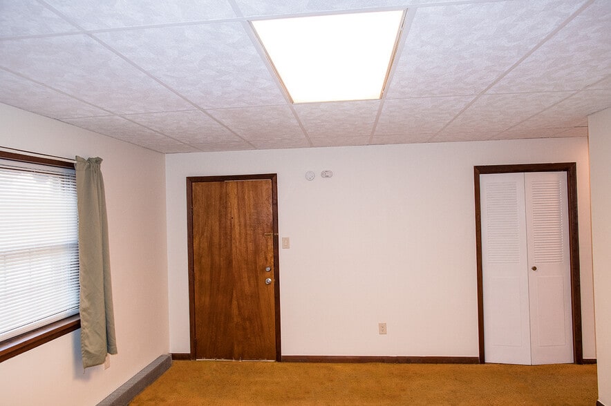Building Photo - 682 Bennett St