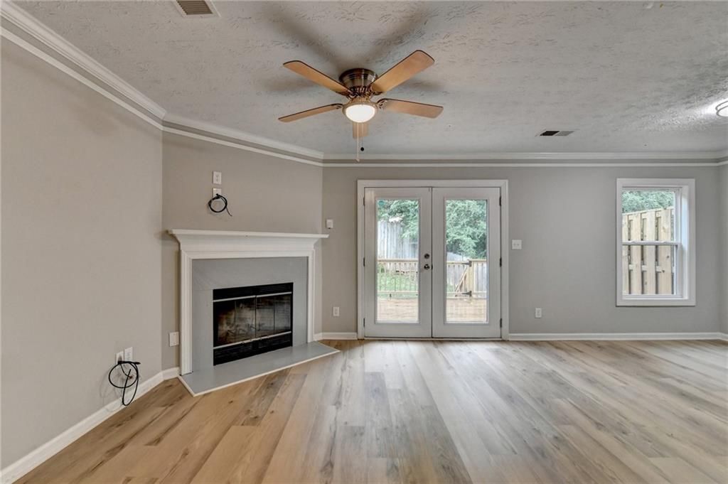 Building Photo - 3876 Meadow Creek Dr