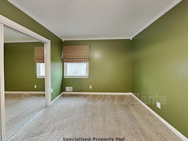 Building Photo - 1739 Hi Roc Rd NE