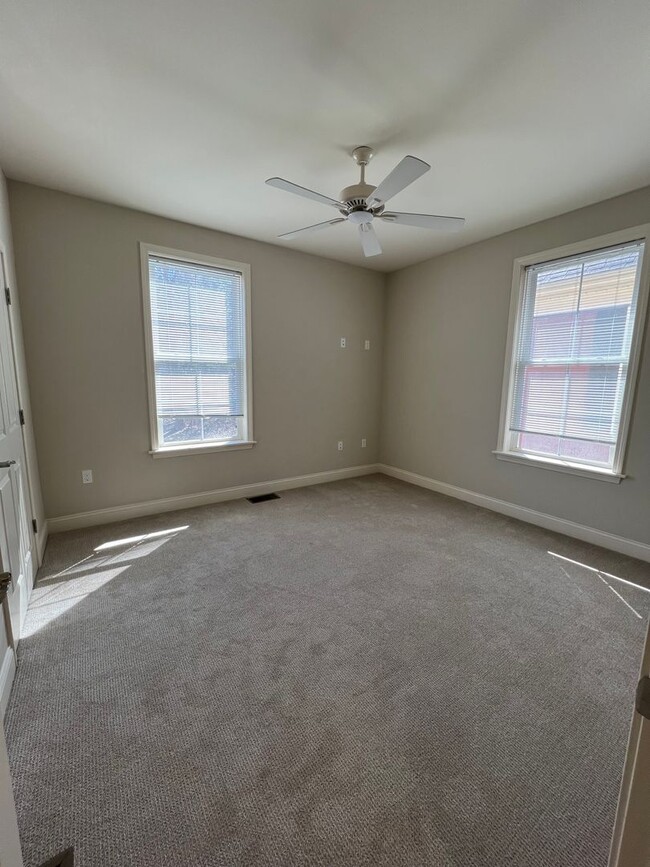 Building Photo - 107 Bayberry Cir