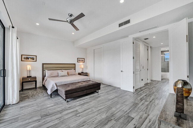 master suite - 340 Balboa St