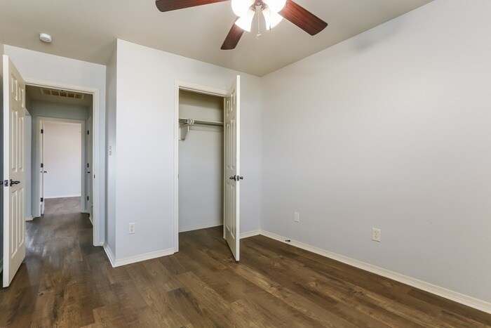 Building Photo - 12201 Amaranth Dr