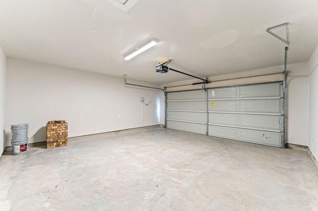 Building Photo - 9903 Silverling Ct