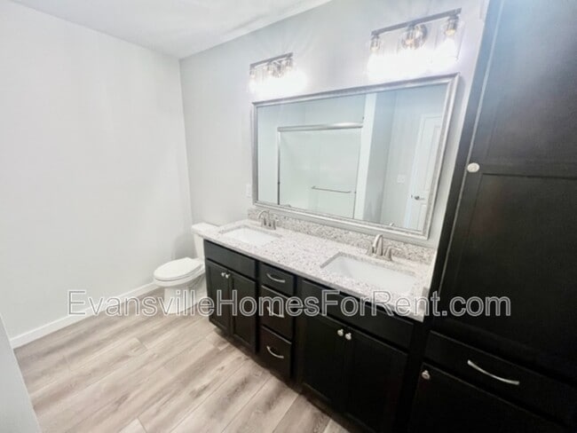 Building Photo - 12841 Halle Dr