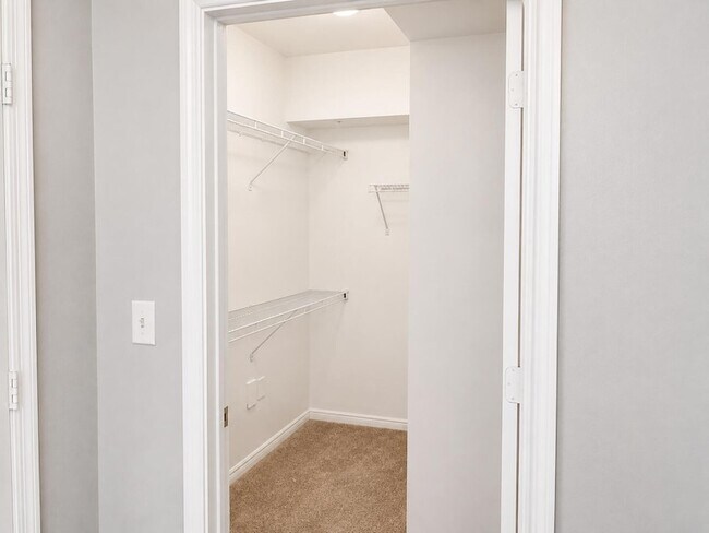 Building Photo - 6521 Emerald Dunes Dr