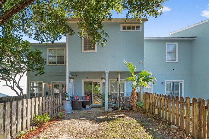 Building Photo - 2711 Bay Club Dr