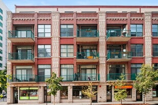 Building Photo - 841 W Monroe St