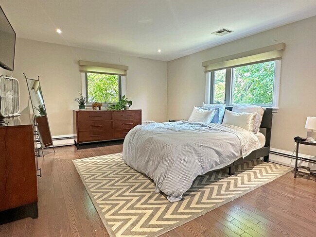 Building Photo - 6 Brownson Terrace