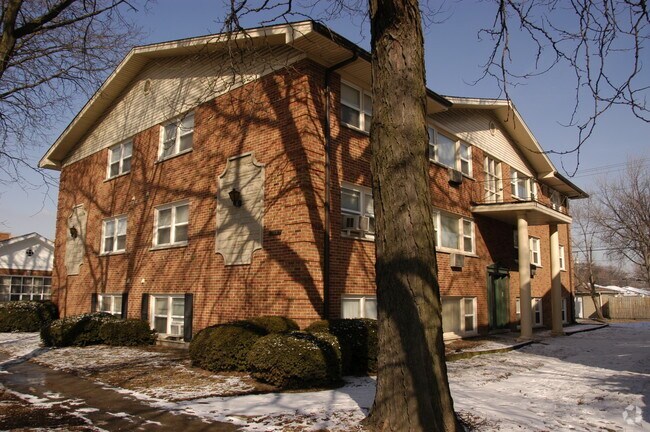 Primary Photo - 2111 W Roosevelt Rd