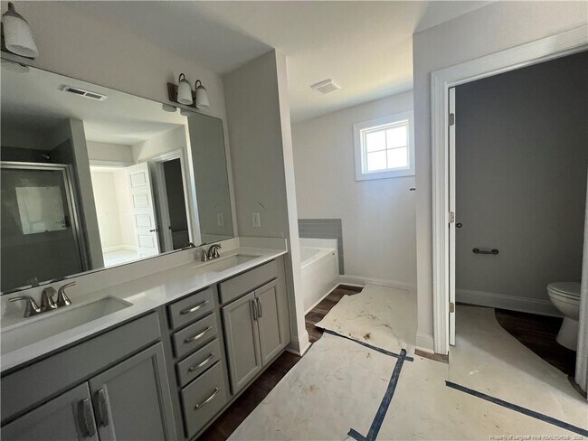Building Photo - 324 Carr Ln
