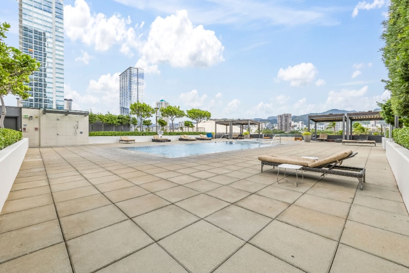 Building Photo - 1009 Kapiolani Blvd