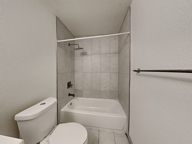 Building Photo - 10304 Blackjack Oaks Dr