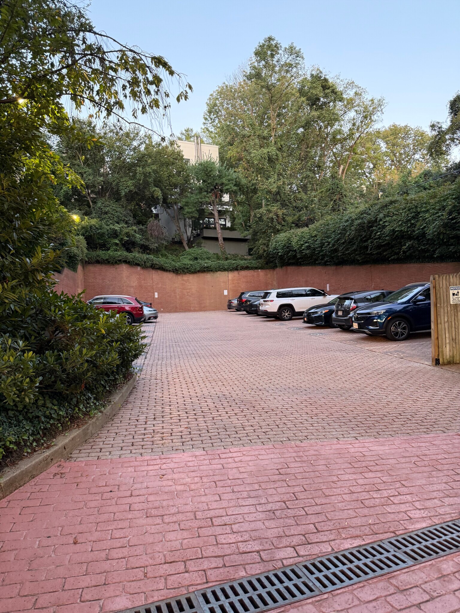 Building Photo - 4607 1/2 MacArthur Blvd NW