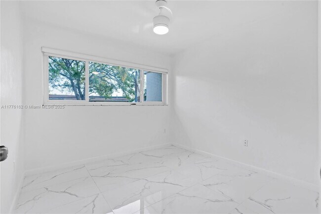 Building Photo - 9375 SW 181st Terrace