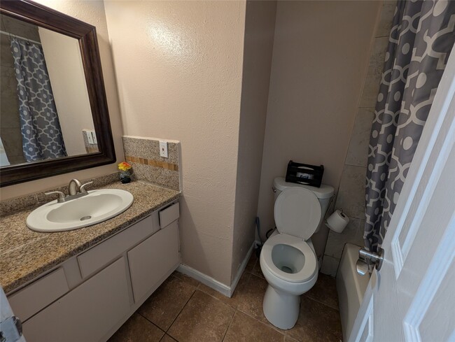 Building Photo - 3435 Creek Grove Dr