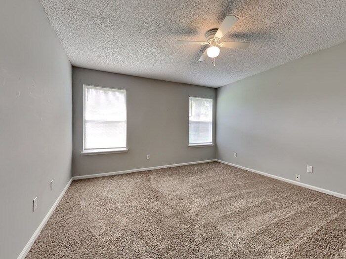 Building Photo - 315 Springfield Ct