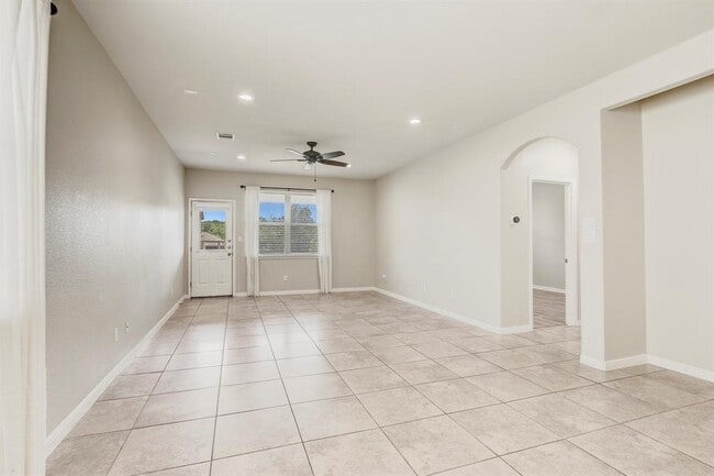 Building Photo - 356 Quarry Ln