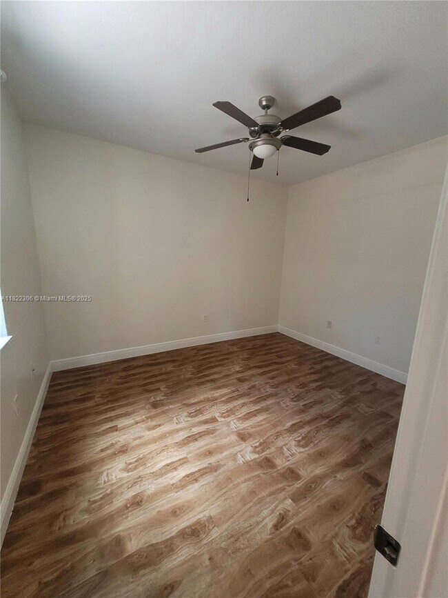 Building Photo - 1430 SW 147th Ter