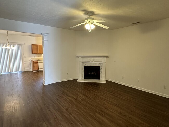 Building Photo - 3823 Grovemont Pl