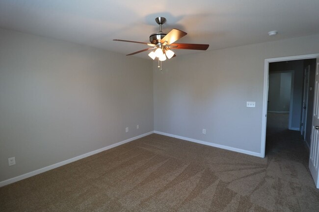 Building Photo - 5907 Hollow Wood Ct