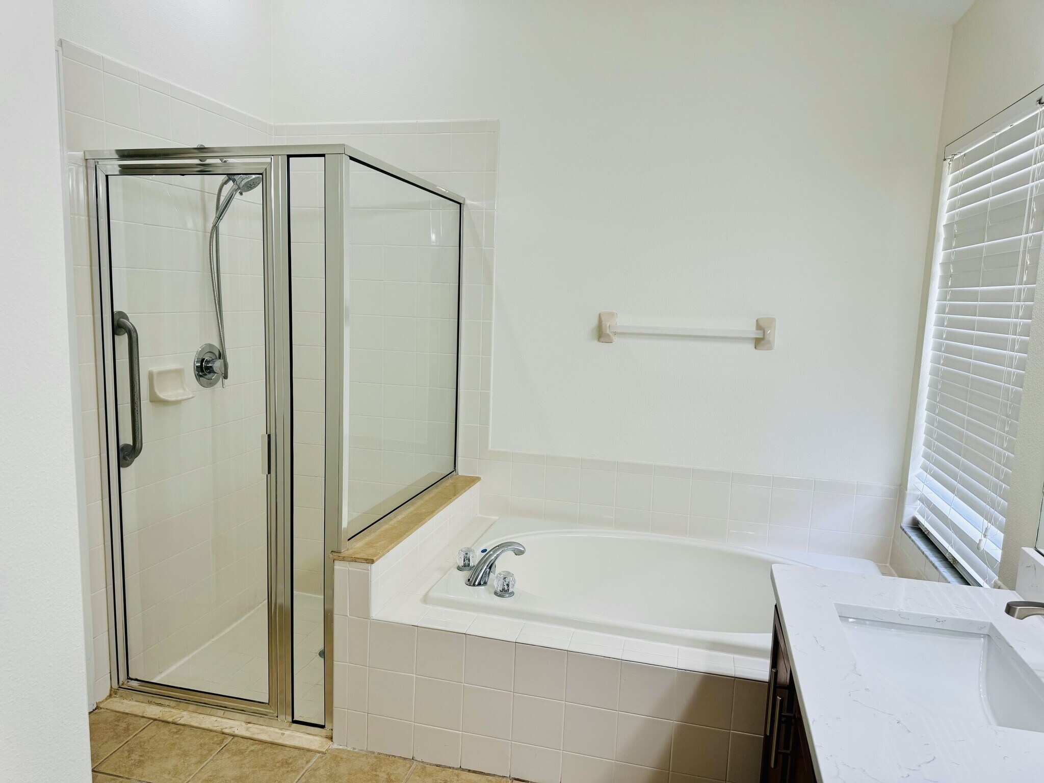 Master Bath - 27325 Edenfield Dr