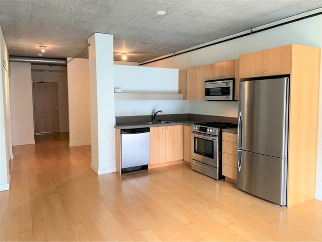 Building Photo - THE CIVIC IN GOOSE HOLLOW STUDIO BEDROOM CONDO!