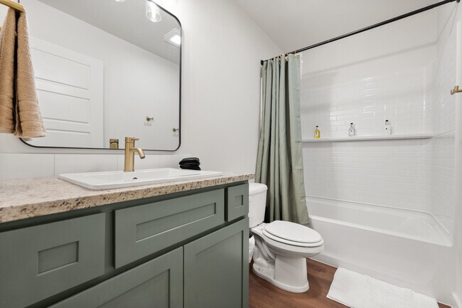 Building Photo - 2163 Langford Ave