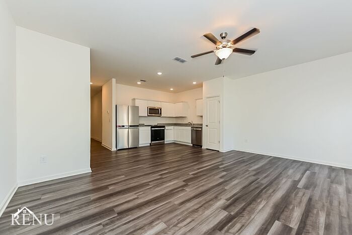 Building Photo - 3106 Calcutta St