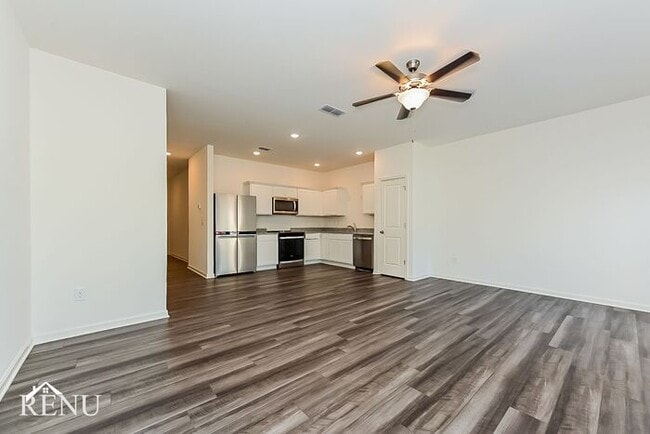 Building Photo - 3106 Calcutta St