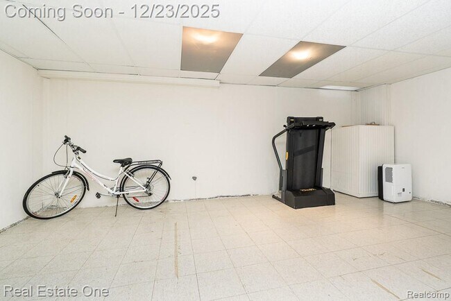 Building Photo - 1574 Devonshire Dr