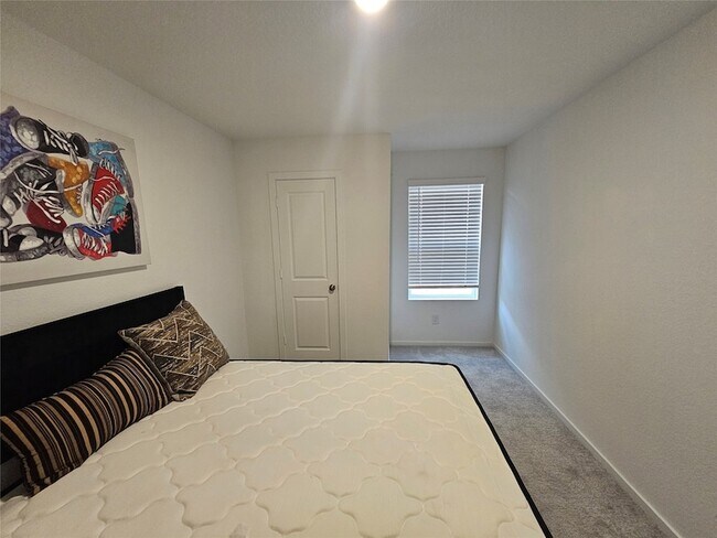 Building Photo - 28751 Texas Plns Dr