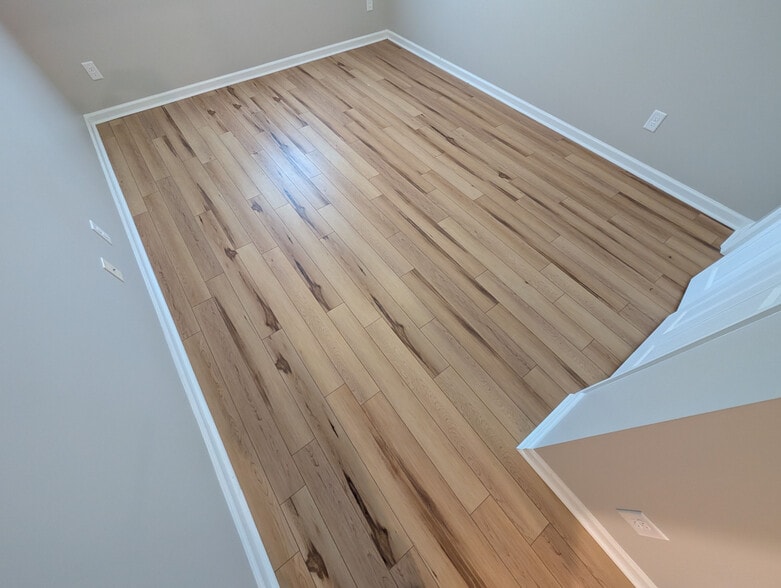 Building Photo - Room in House on Stone Mountain Dr