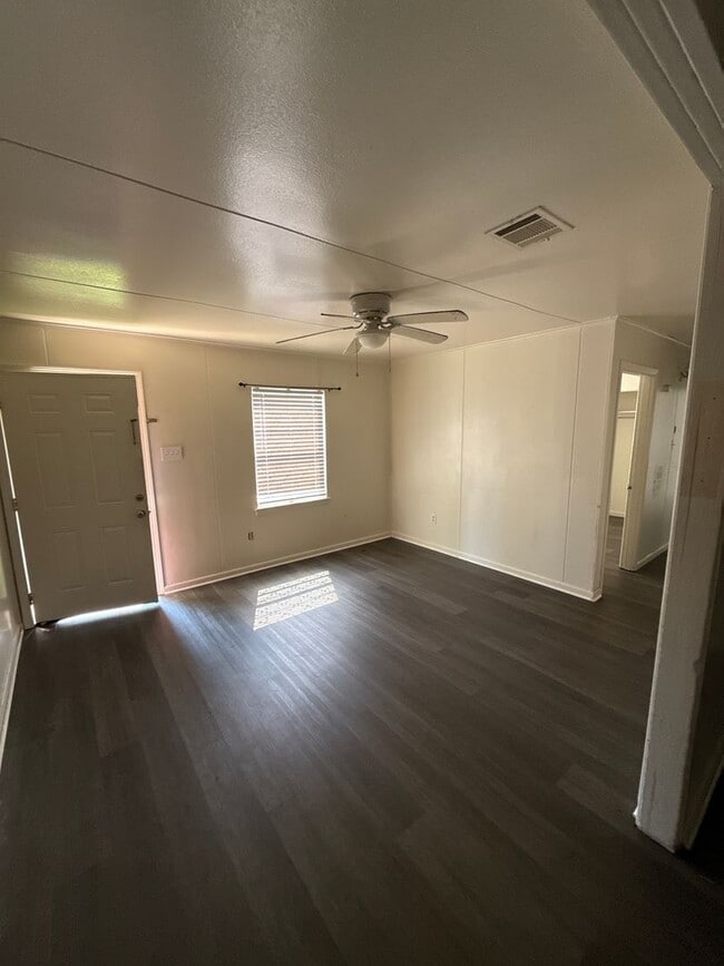 Primary Photo - 3br 1bath bossier home great location! Fen...
