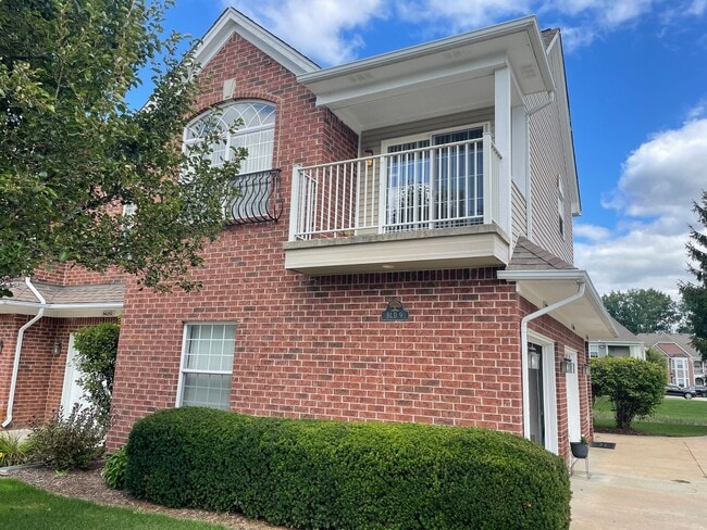 Primary Photo - Shelby Township 2 Bedroom, 2 Bath Condo-St...