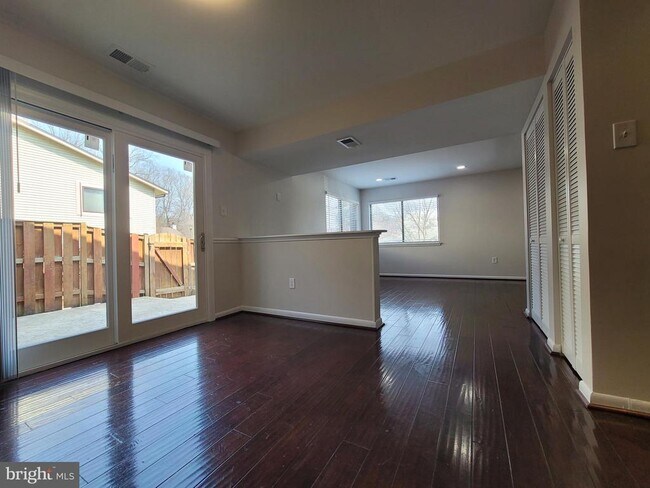 Building Photo - 5674 Oak Tanager Ct