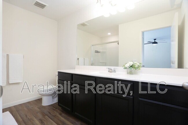 Building Photo - 5105 Hydra