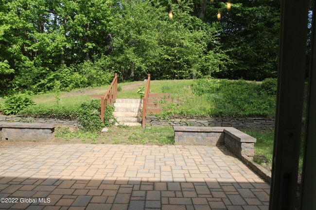 Building Photo - 73 Birchwood Ln