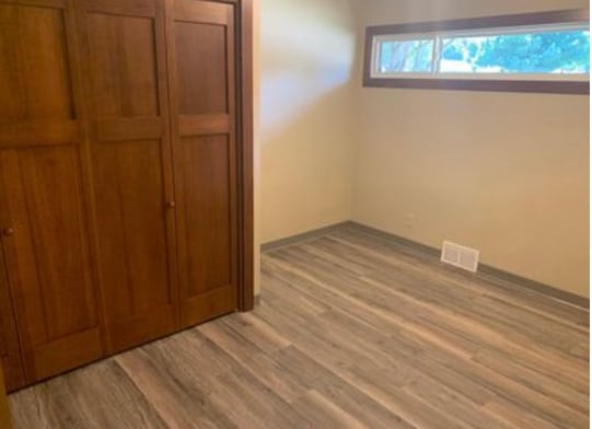 Building Photo - 1539 E 9th St