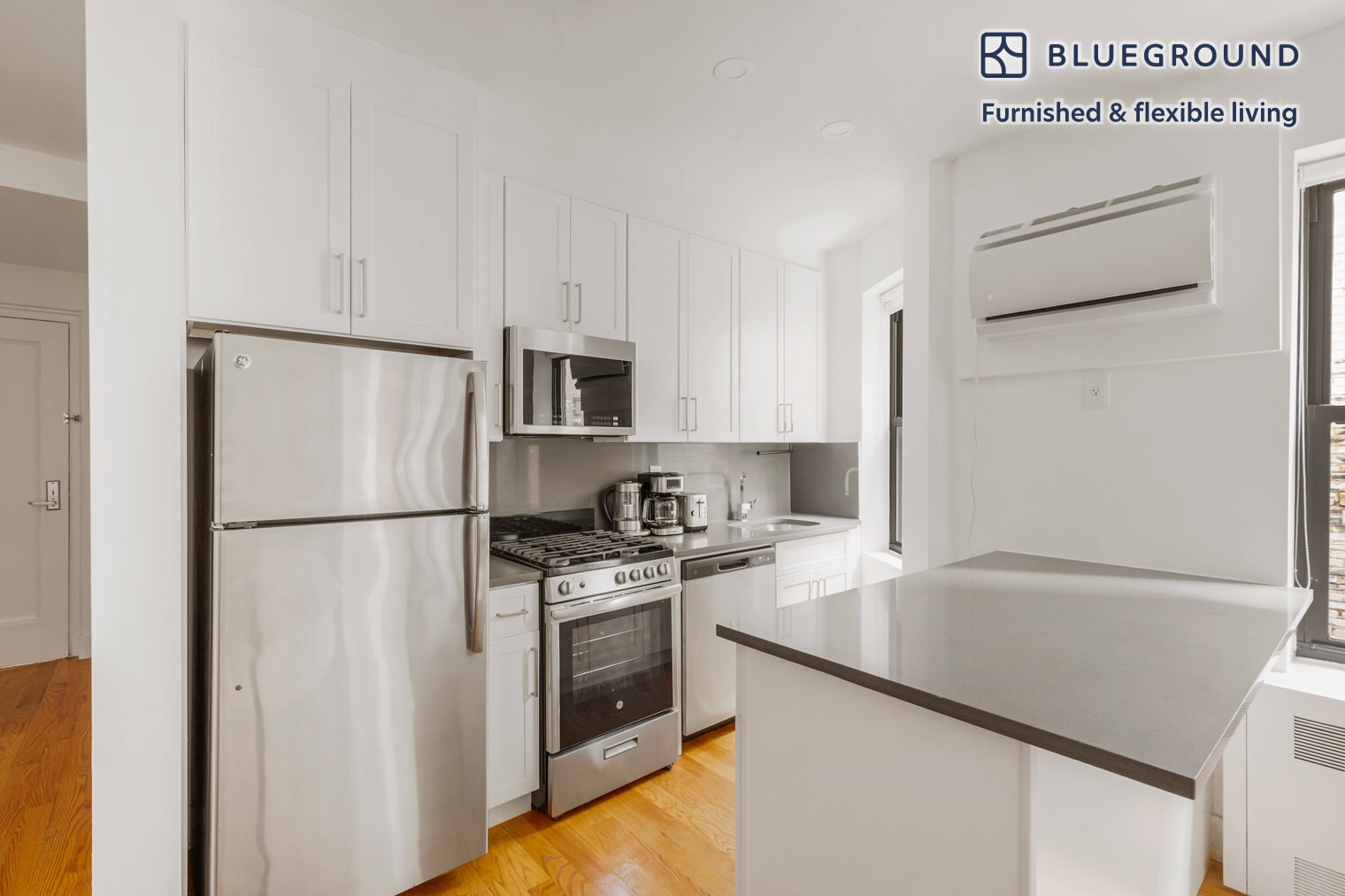 Building Photo - 10 W 65th St