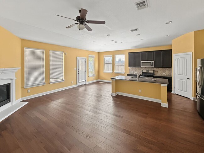 Building Photo - 815 Expedition Way