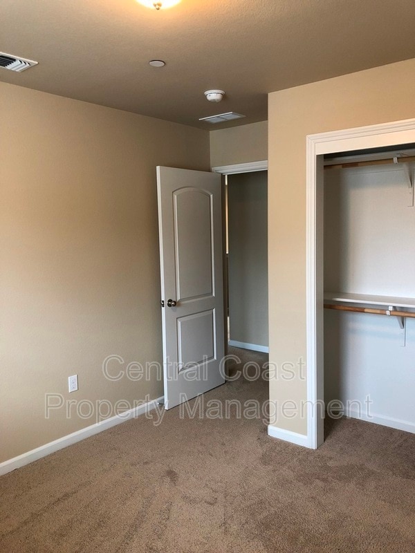 Building Photo - 16330 E Garrison Dr