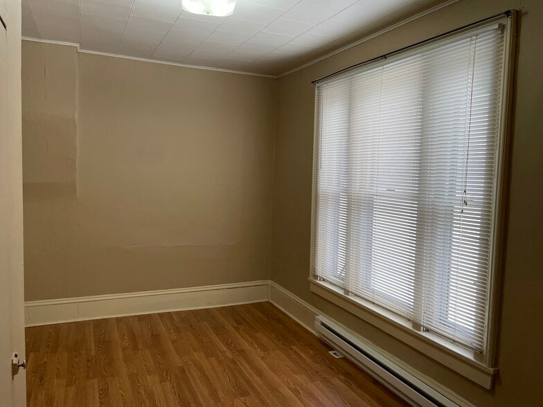 Building Photo - 622 Union St