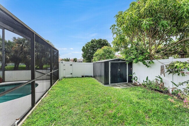 Building Photo - 7076 Middlebury Dr
