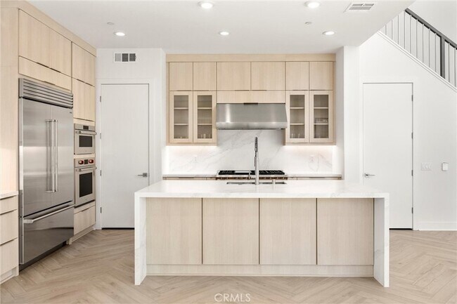 Building Photo - 164 Apron