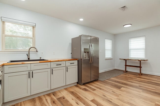 Building Photo - 5439 Penny Creek Rd